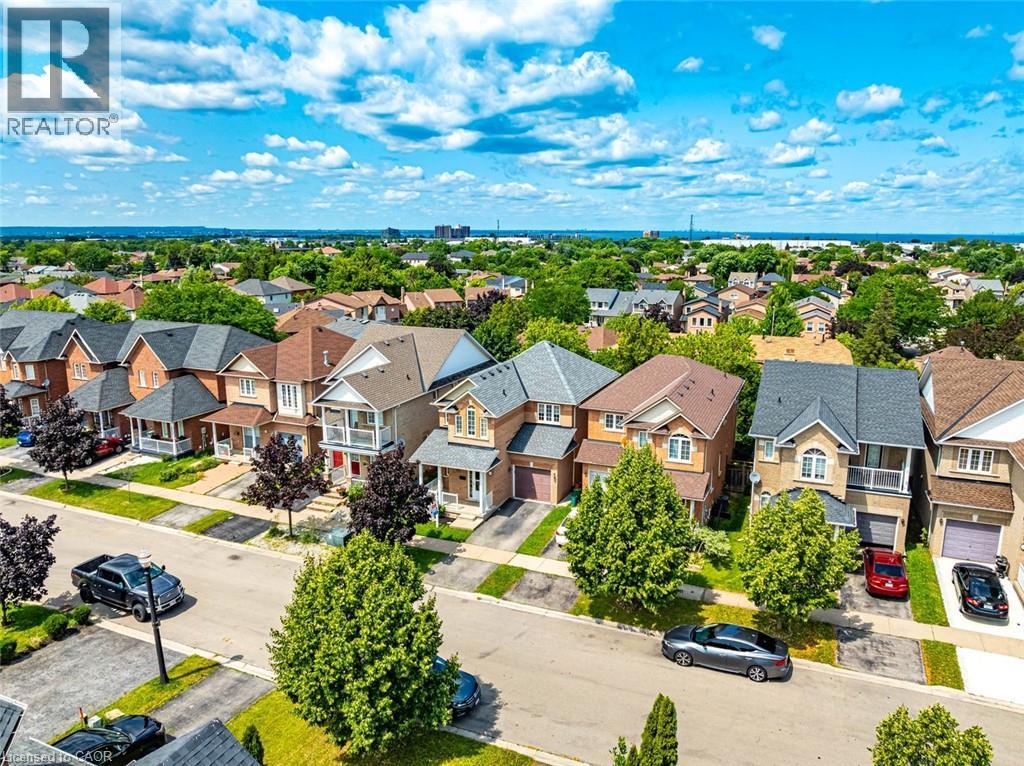 58 PEACHWOOD Crescent - 45