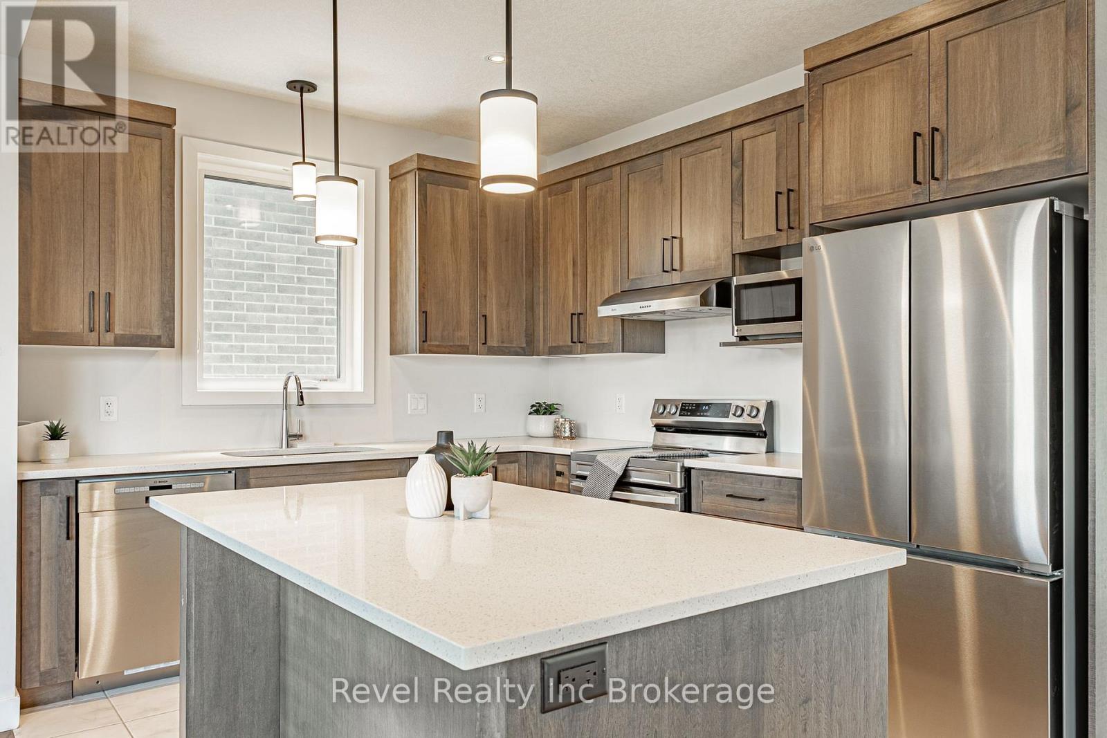 32 SUTHERLAND CRESCENT - 11