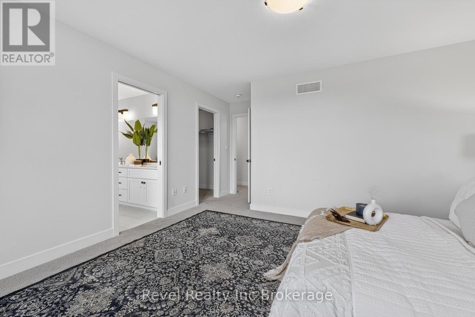 32 SUTHERLAND CRESCENT - 23