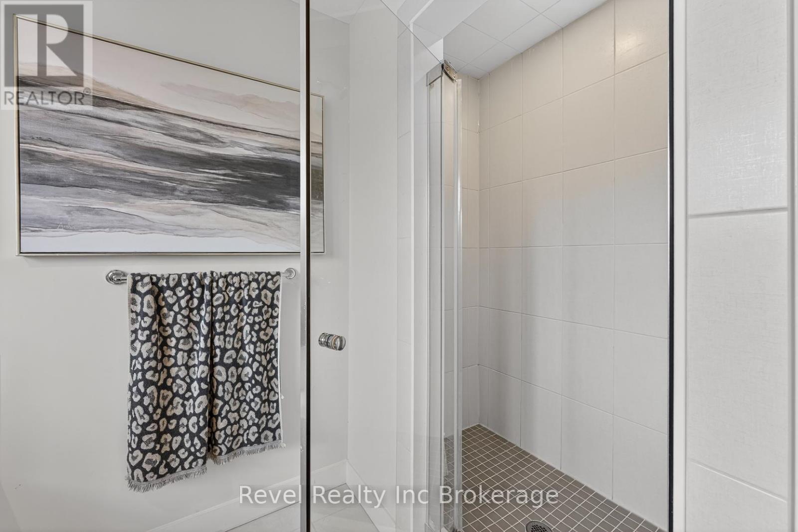 32 SUTHERLAND CRESCENT - 28