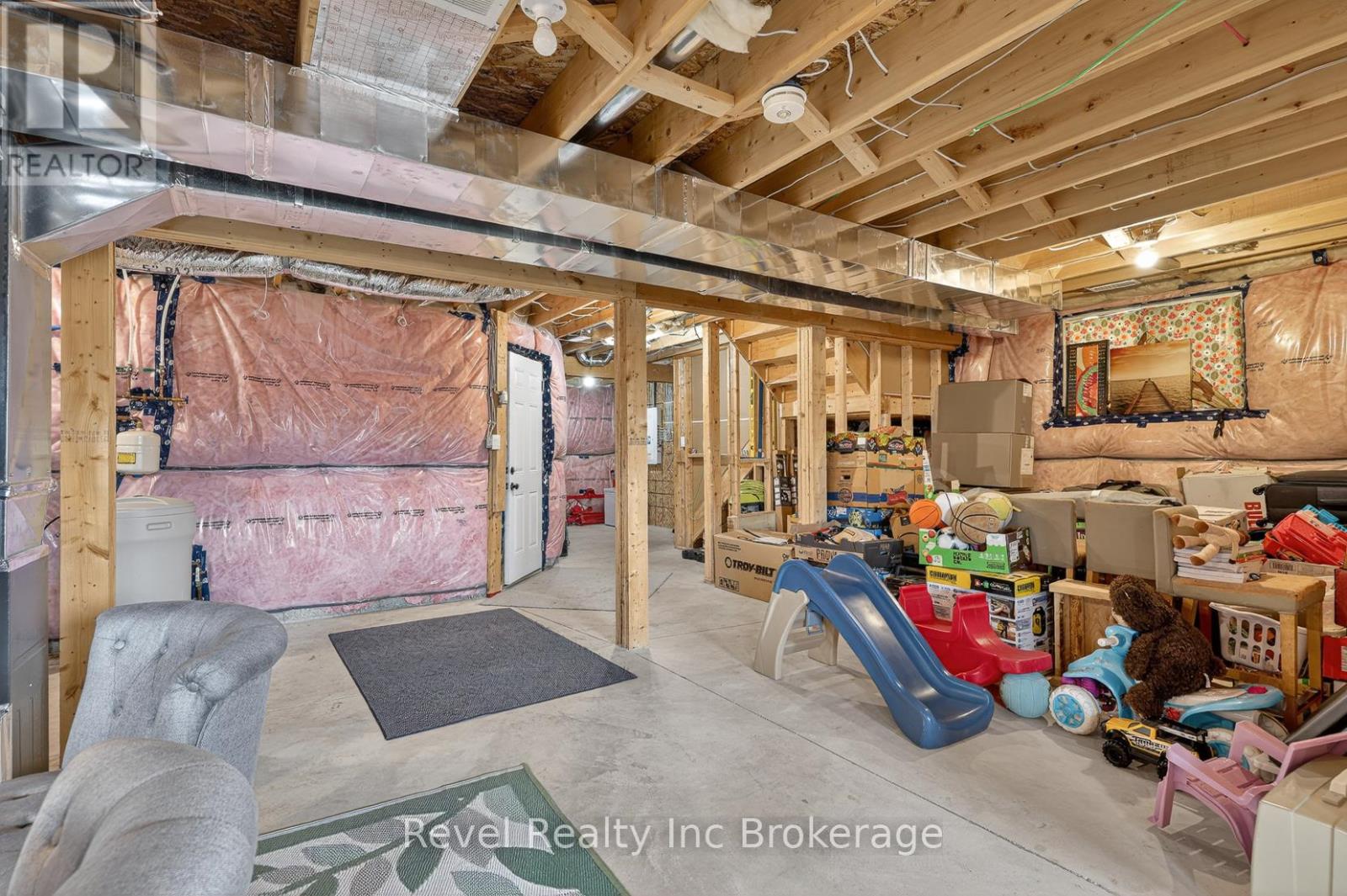 32 SUTHERLAND CRESCENT - 32