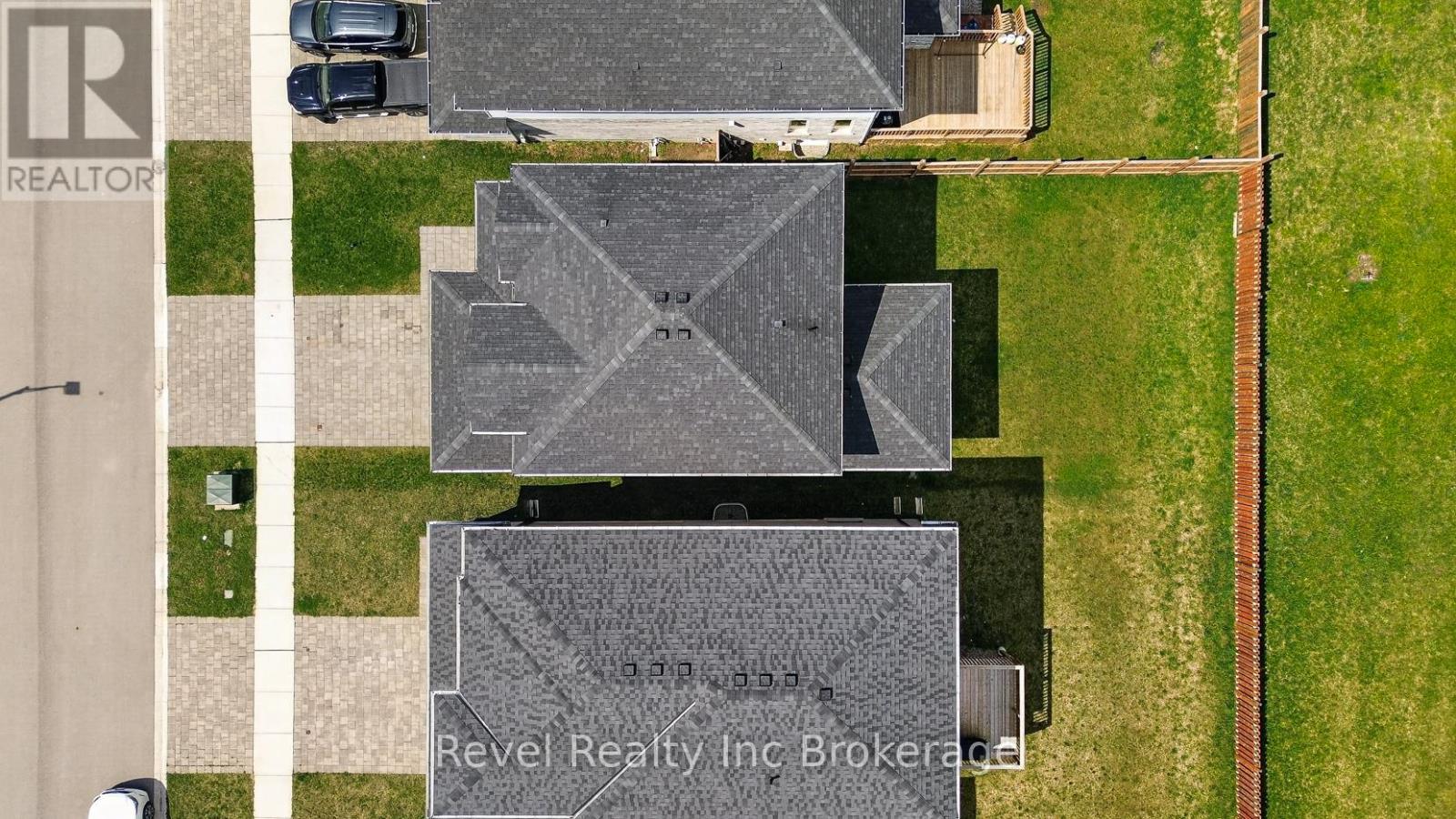32 SUTHERLAND CRESCENT - 36
