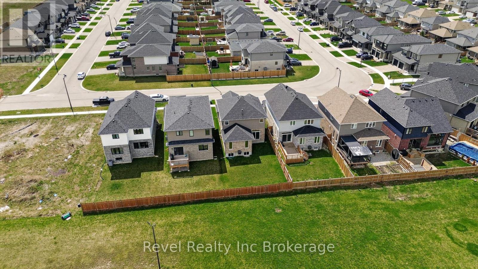 32 SUTHERLAND CRESCENT - 38