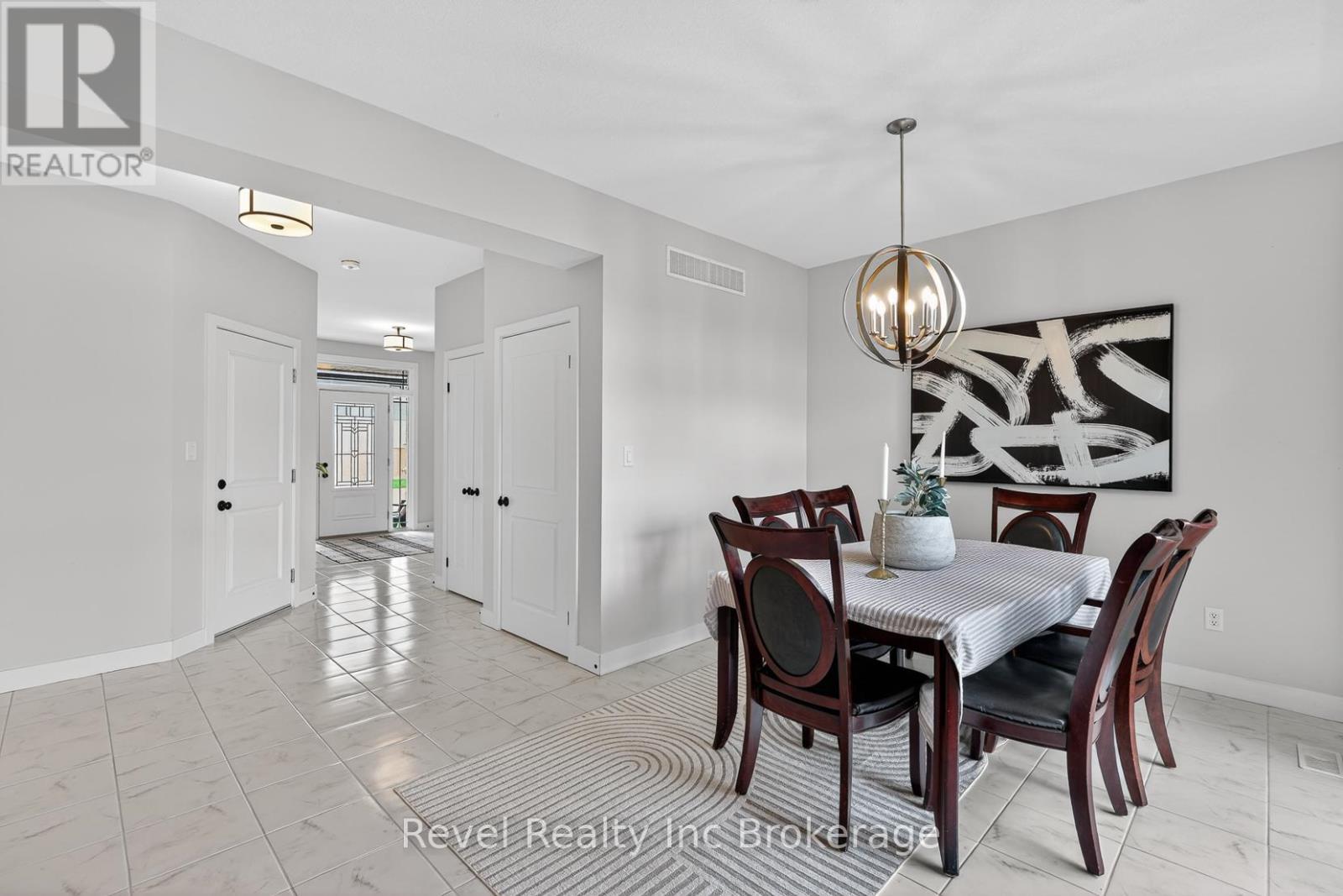 32 SUTHERLAND CRESCENT - 7