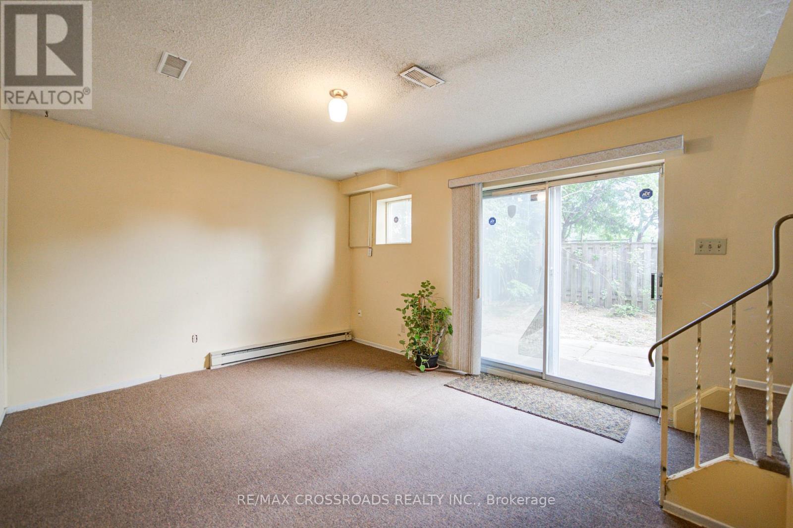 #153 1915 DENMAR ROAD - 29