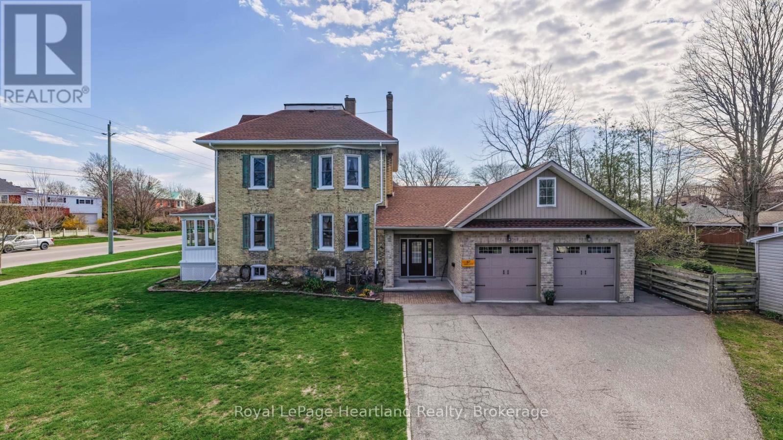 67 ELGIN AVENUE W - 2