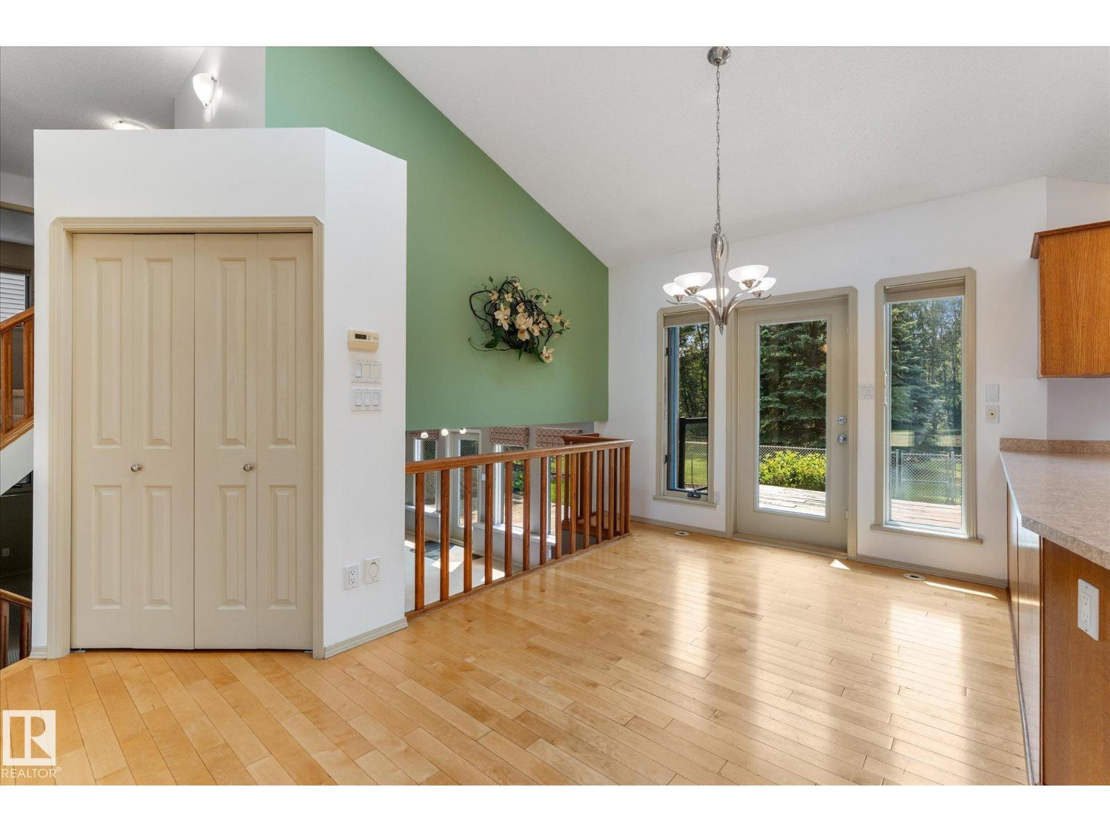 136 WESTRIDGE CR - 22