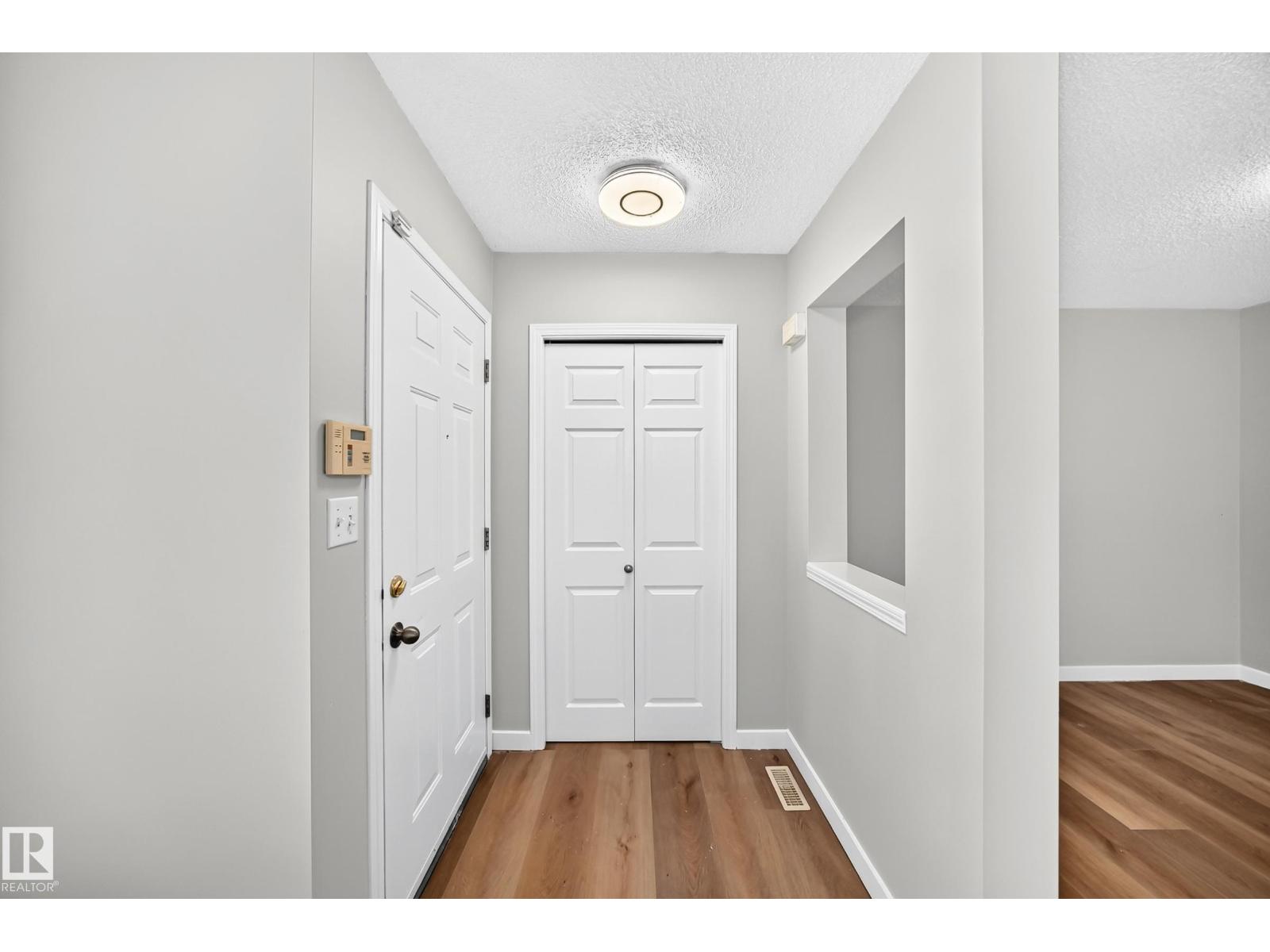 203 84 ST SW - 2