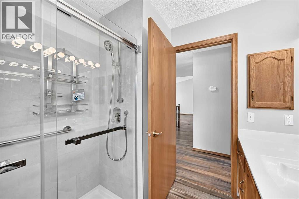 108 Woodside Close NW - 13