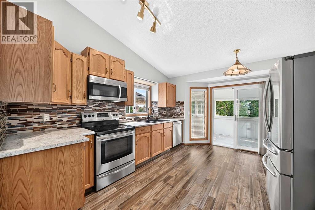 108 Woodside Close NW - 3