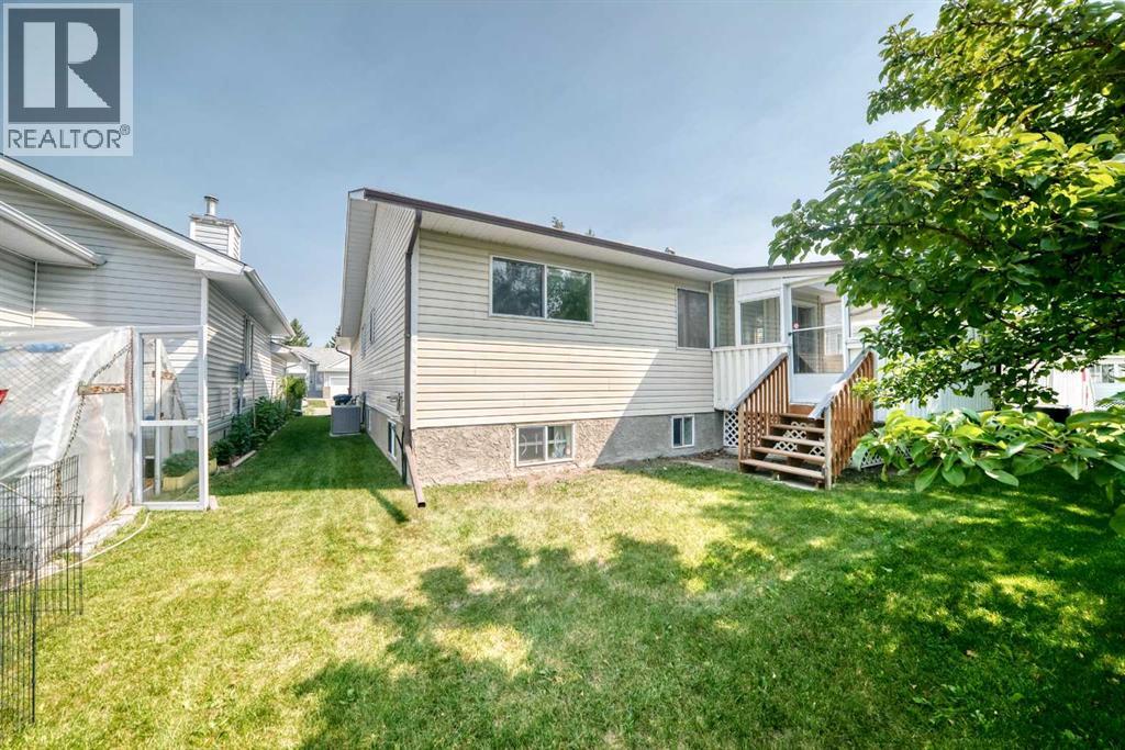 108 Woodside Close NW - 24