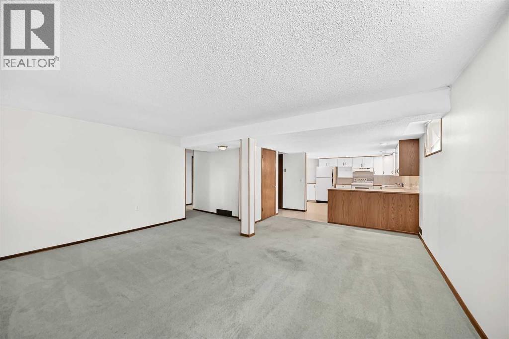 108 Woodside Close NW - 16