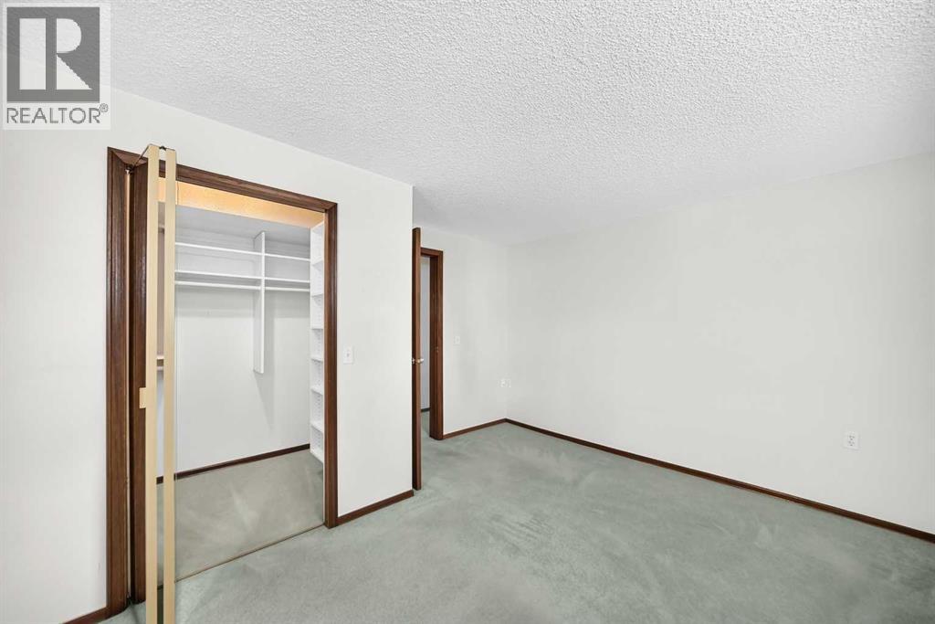 108 Woodside Close NW - 19