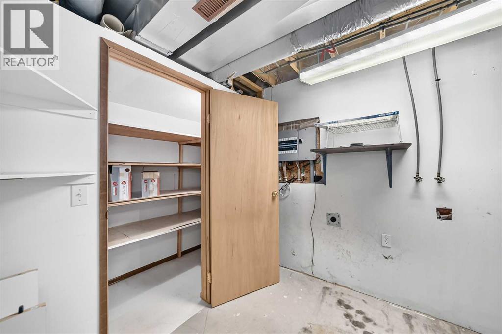 108 Woodside Close NW - 21