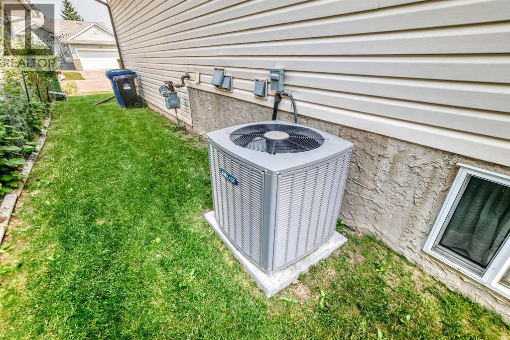 108 Woodside Close NW - 25