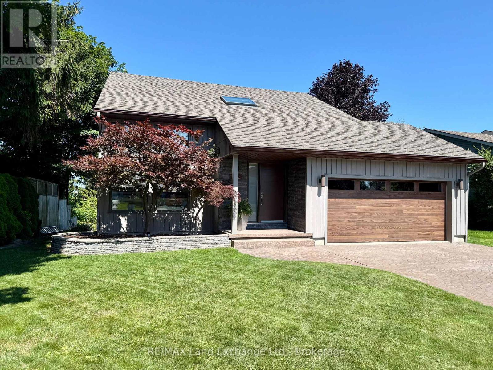 222 PENETANGORE ROW