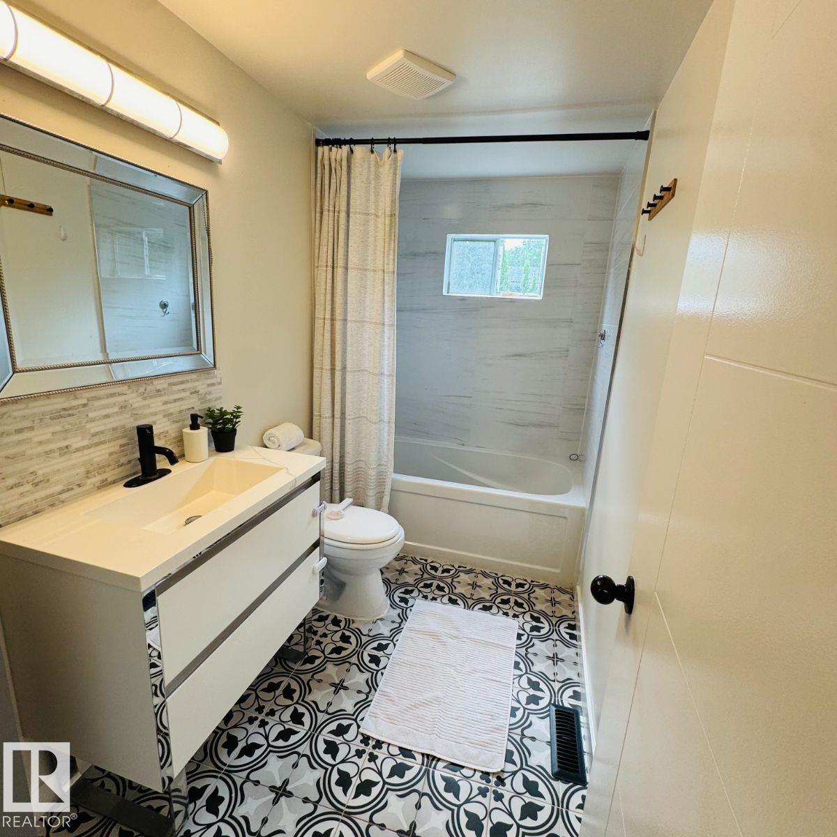 8 The Parkway NW - 11