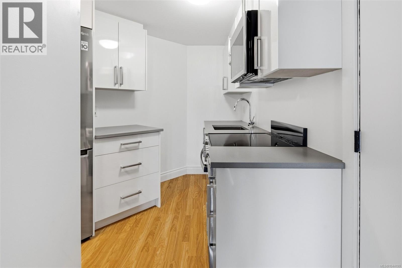 3392 Haida Dr - 72