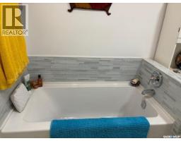 211 Throne Street, Sceptre, SK S0N2H0 Photo 16