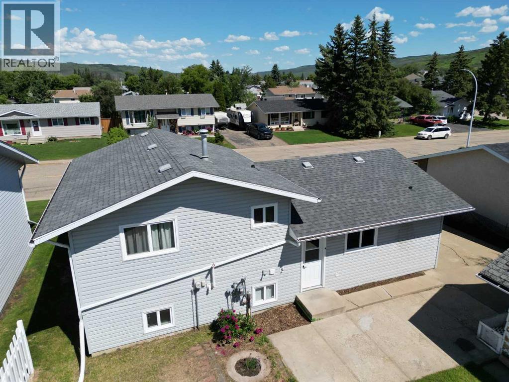 9609 77 Avenue, Peace River — photo 2