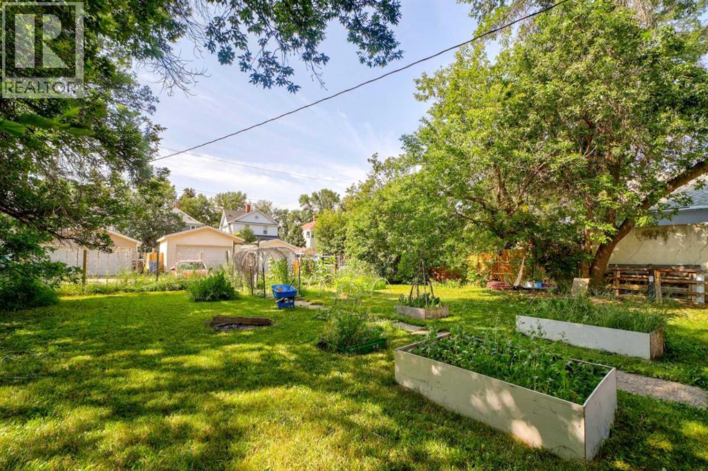 1252 & 1254 6 Avenue S - 7