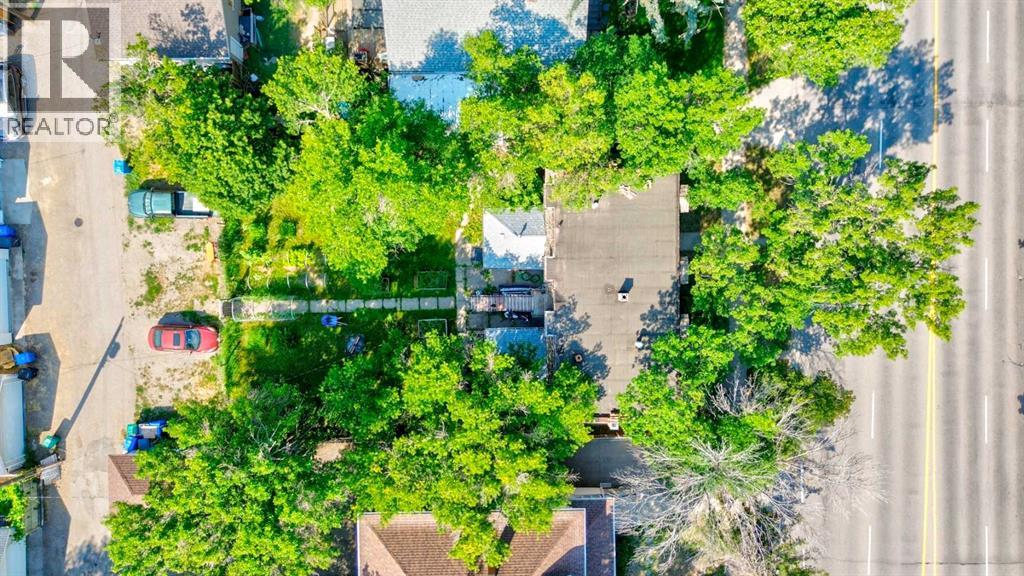 1252 & 1254 6 Avenue S - 19