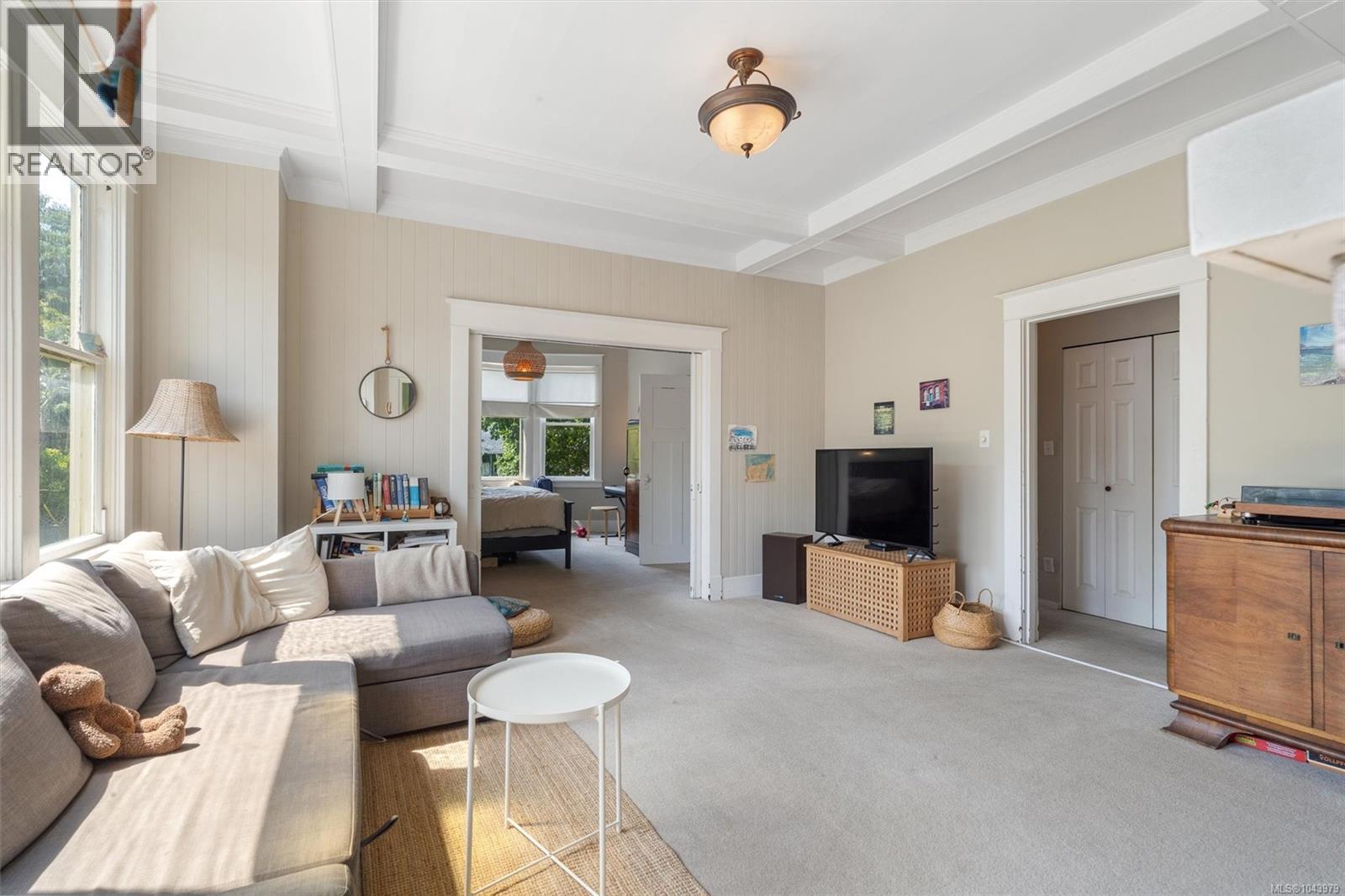 31 Bushby St - 14