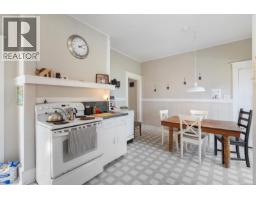 31 Bushby St, Victoria, BC V8S1B3 Photo 20