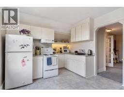 31 Bushby St, Victoria, BC V8S1B3 Photo 41