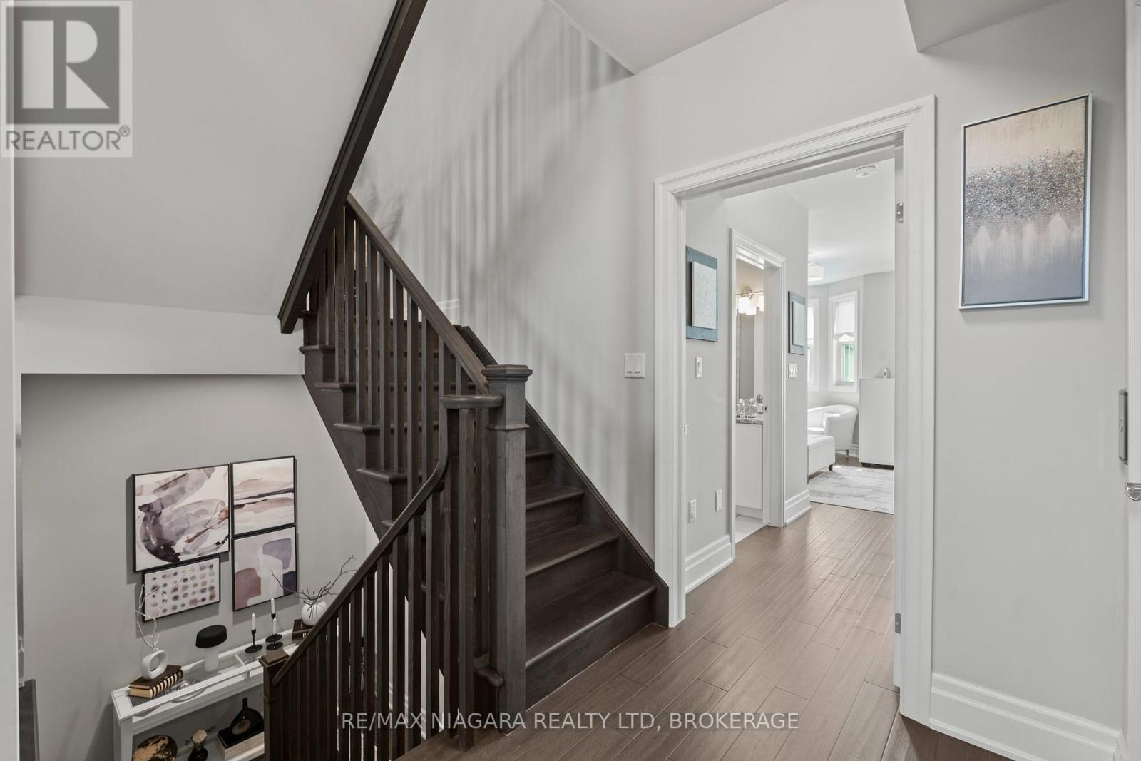 8 ST. ANDREWS LANE S - 15