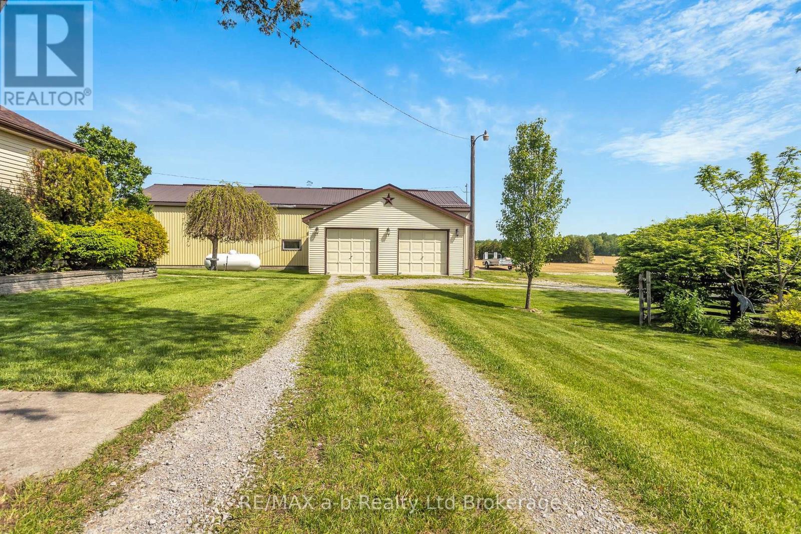 1813 NORFOLK COUNTY 19 ROAD W - 10