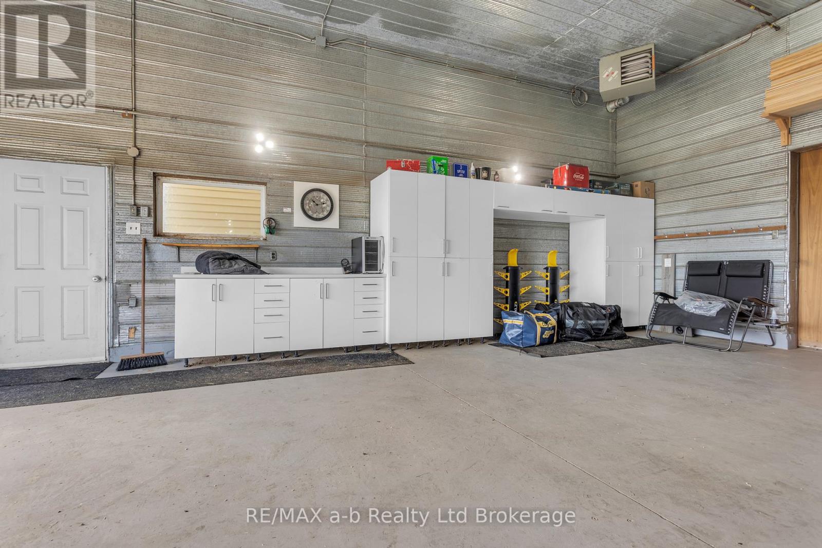 1813 NORFOLK COUNTY 19 ROAD W - 13