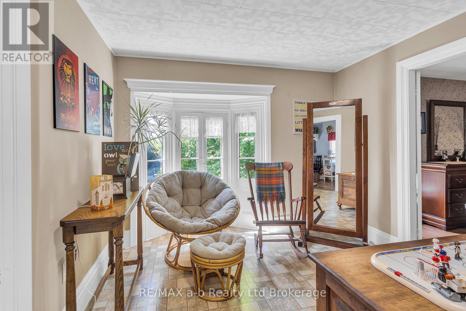 1813 NORFOLK COUNTY 19 ROAD W - 31