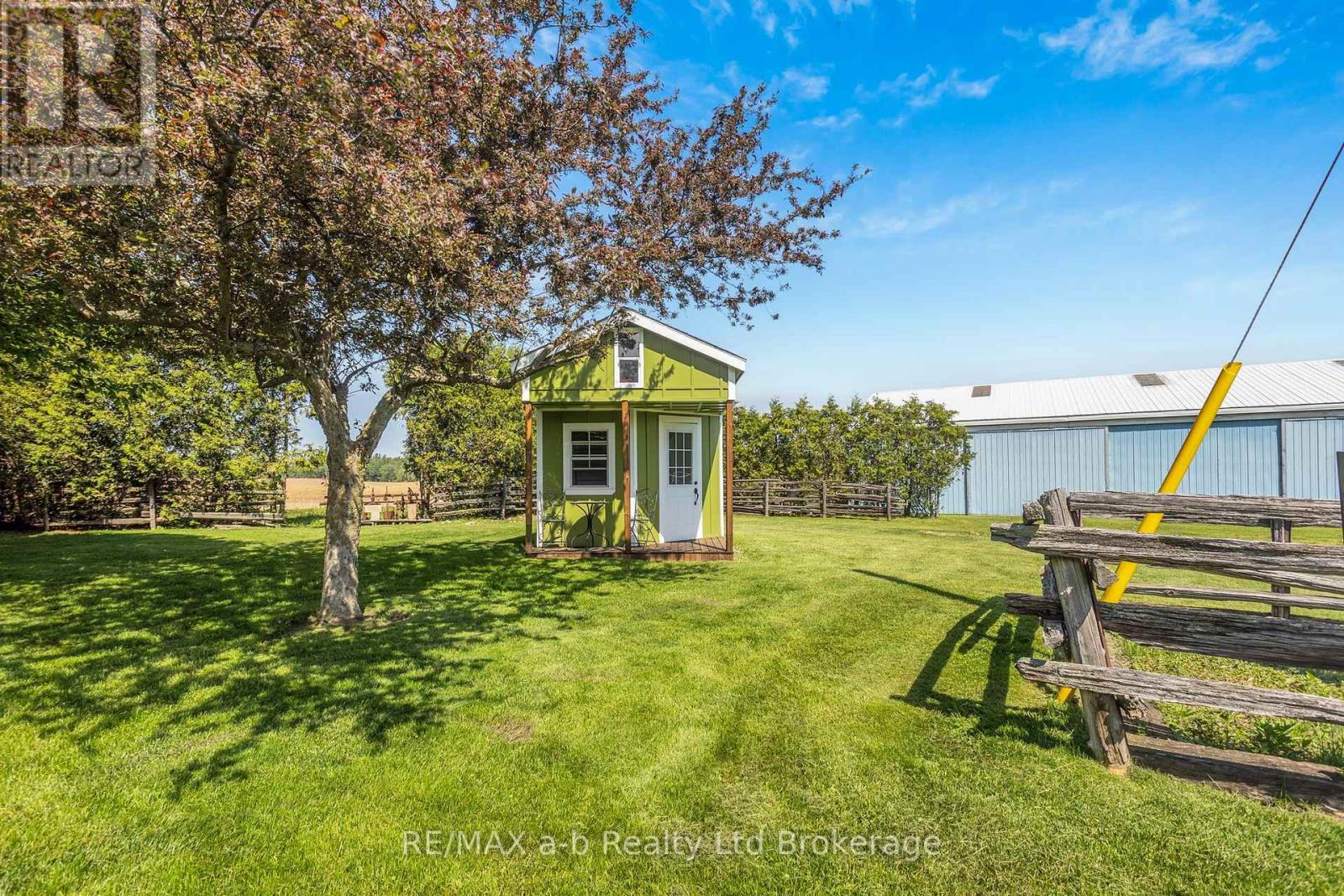 1813 NORFOLK COUNTY 19 ROAD W - 42