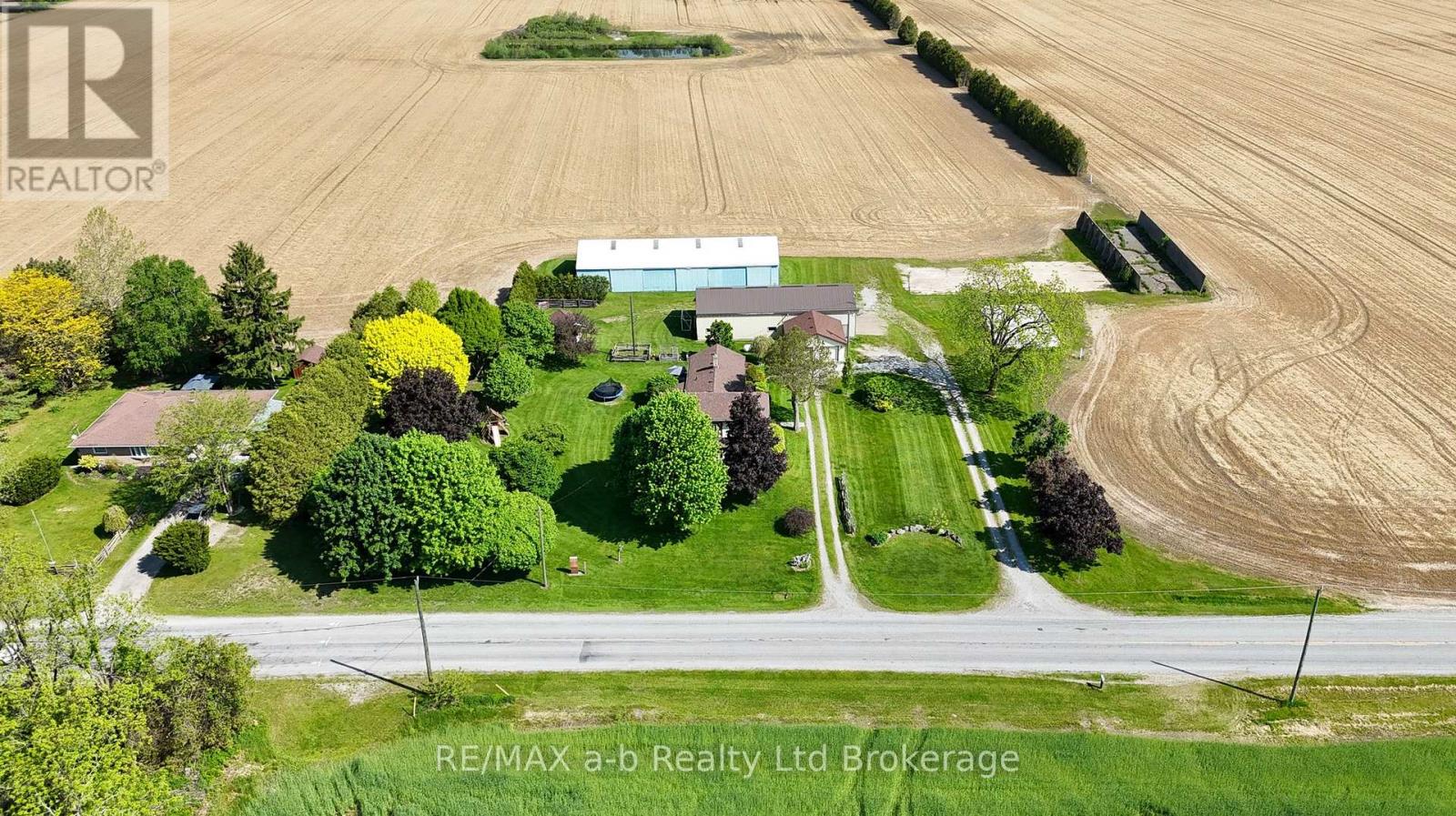 1813 NORFOLK COUNTY 19 ROAD W - 48