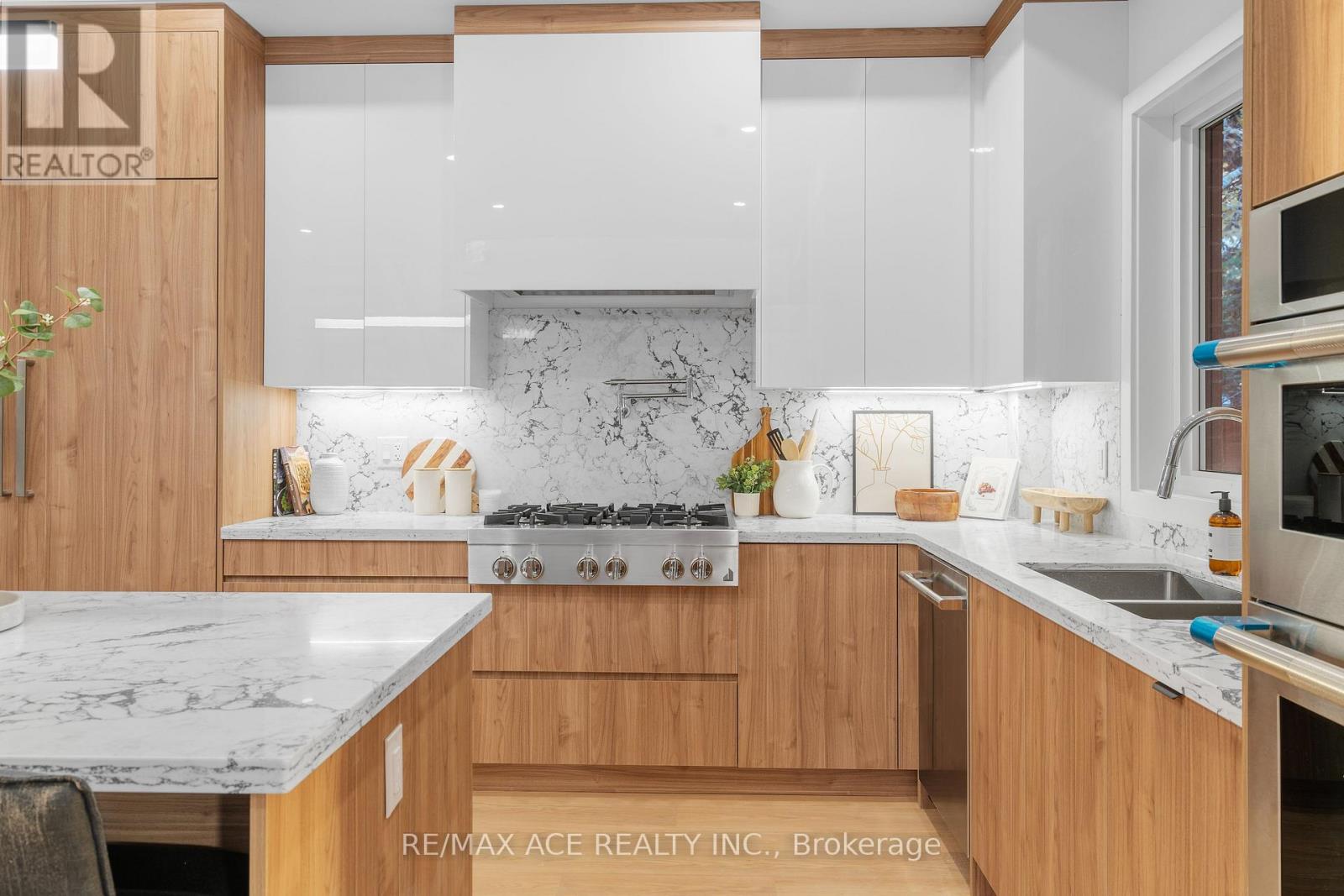 175 HAREWOOD AVENUE - 15