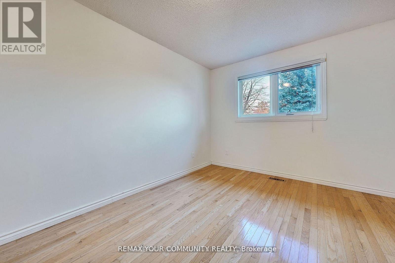 52 MCCALLUM DRIVE - 19