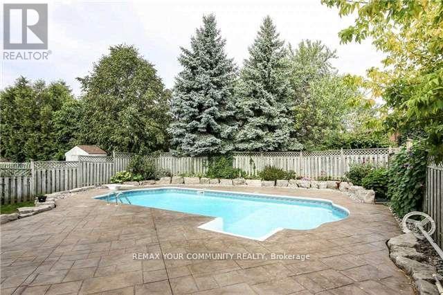 52 MCCALLUM DRIVE - 36