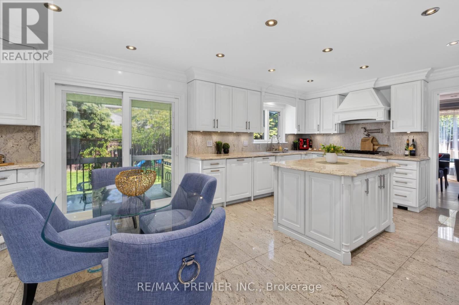 35 LORENGATE PLACE - 12