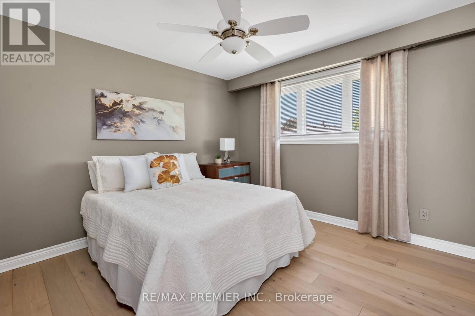 35 LORENGATE PLACE - 24