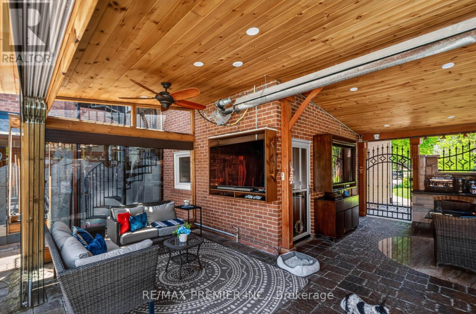 35 LORENGATE PLACE - 32
