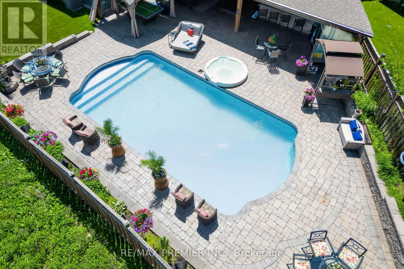 35 LORENGATE PLACE - 39