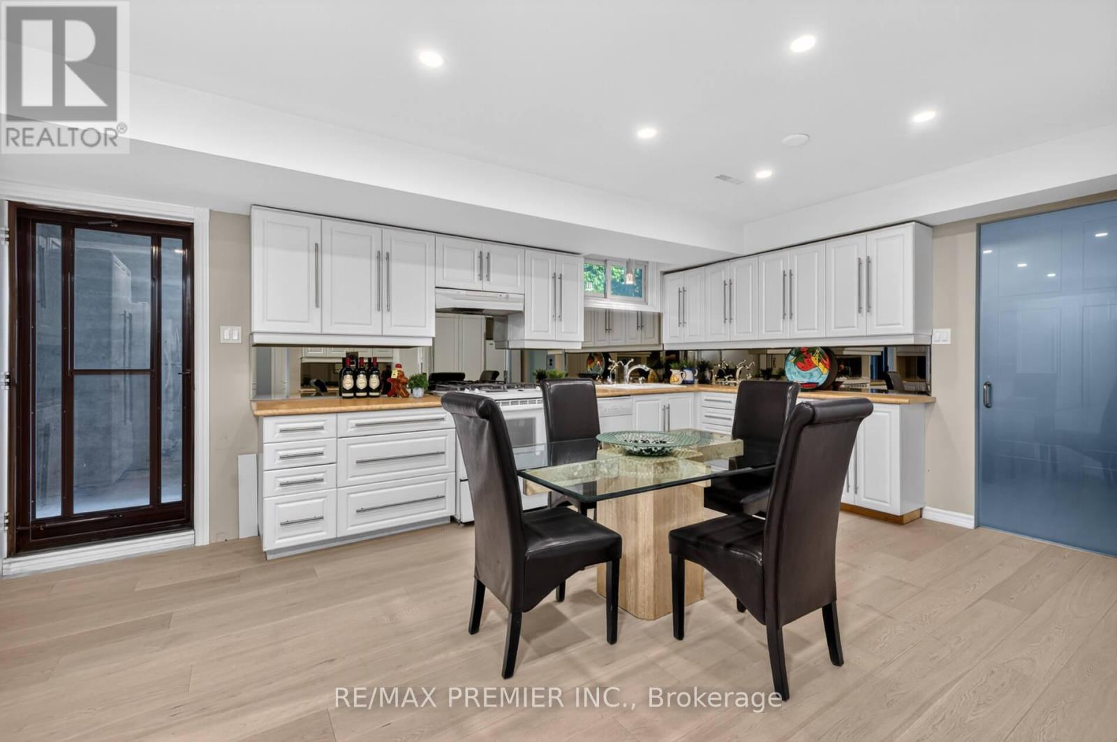 35 LORENGATE PLACE - 44