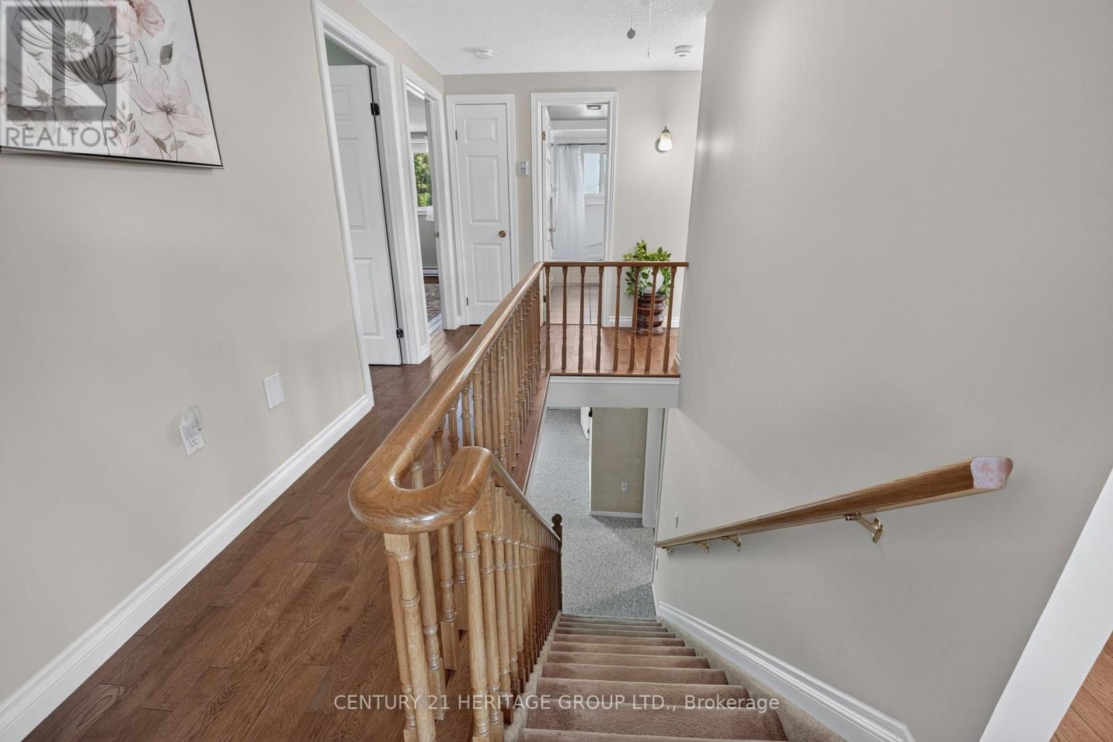 226 LILLIAN CRESCENT - 19