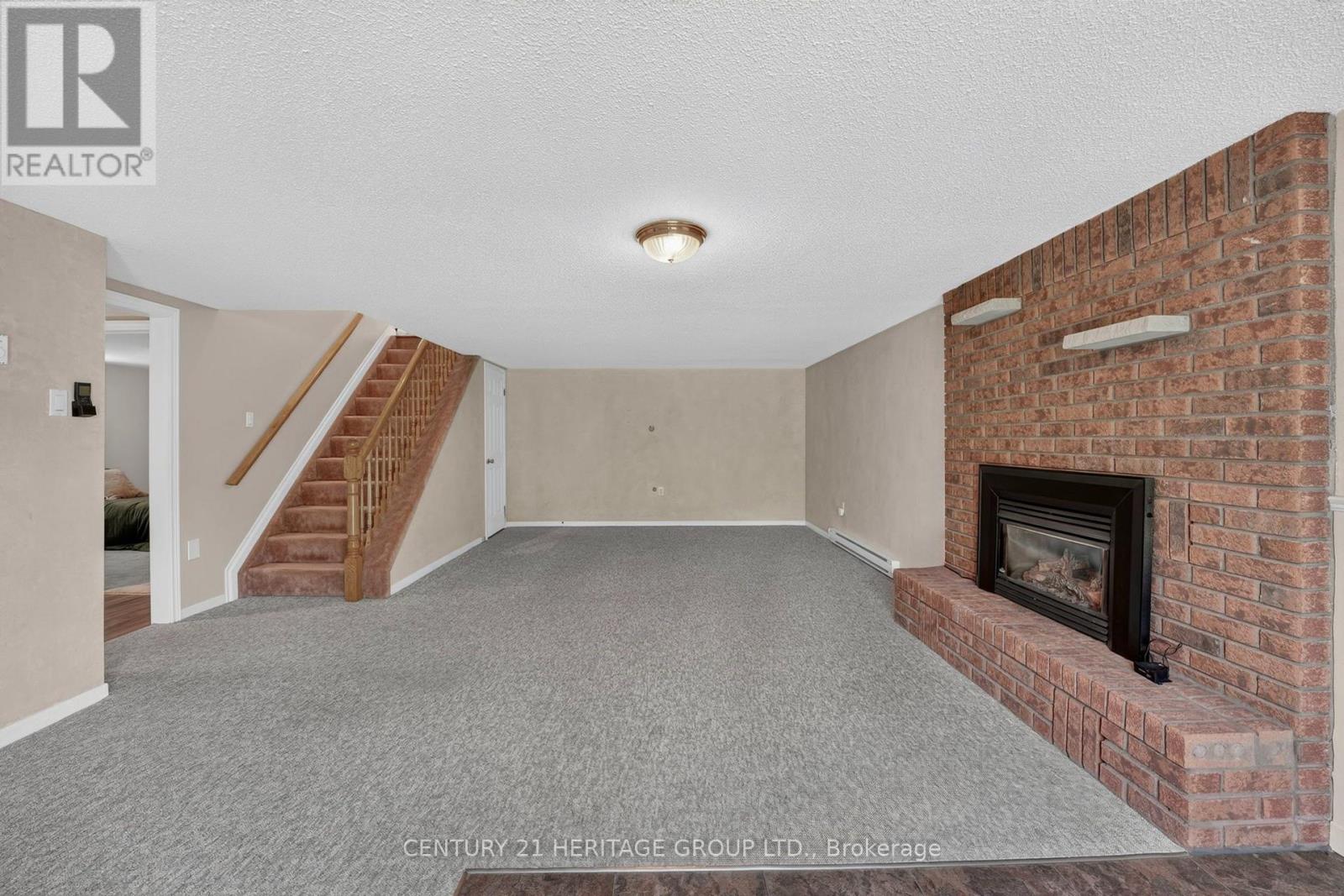 226 LILLIAN CRESCENT - Image 20