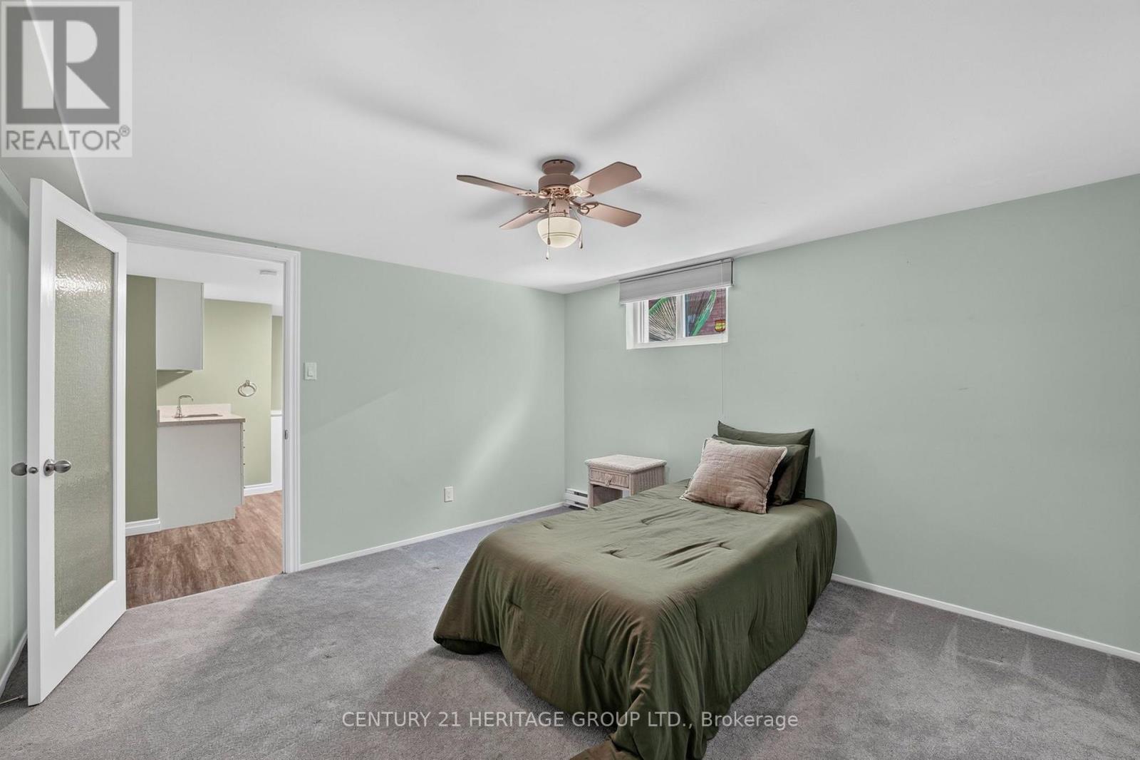 226 LILLIAN CRESCENT - 27