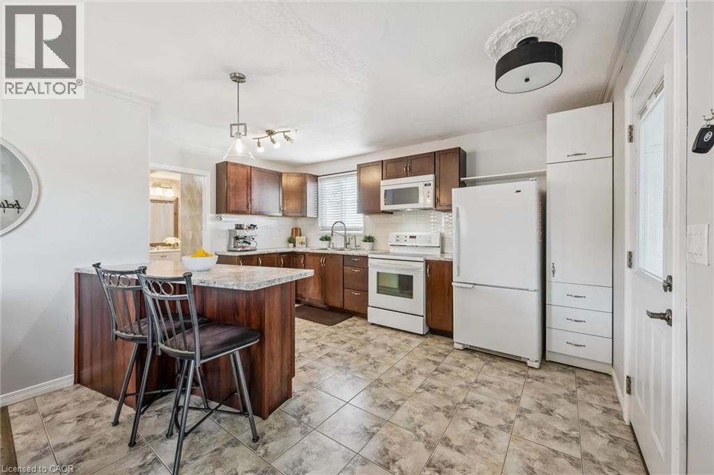 976 GUELPH Street - Image 8