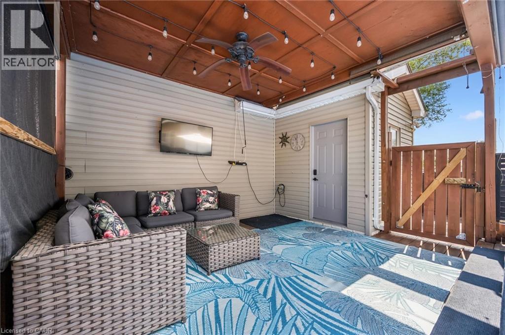 976 GUELPH Street - 30