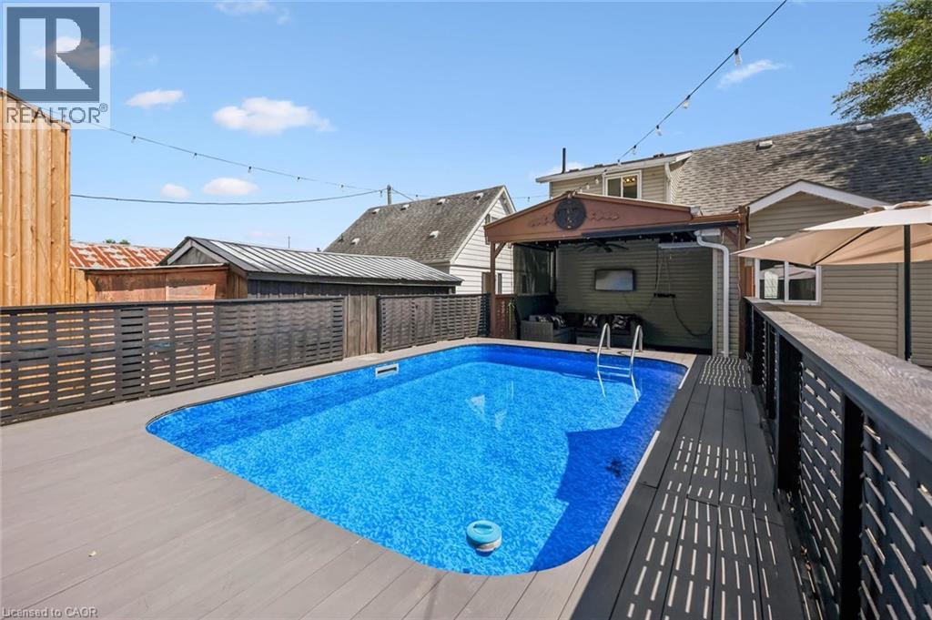 976 GUELPH Street - 27