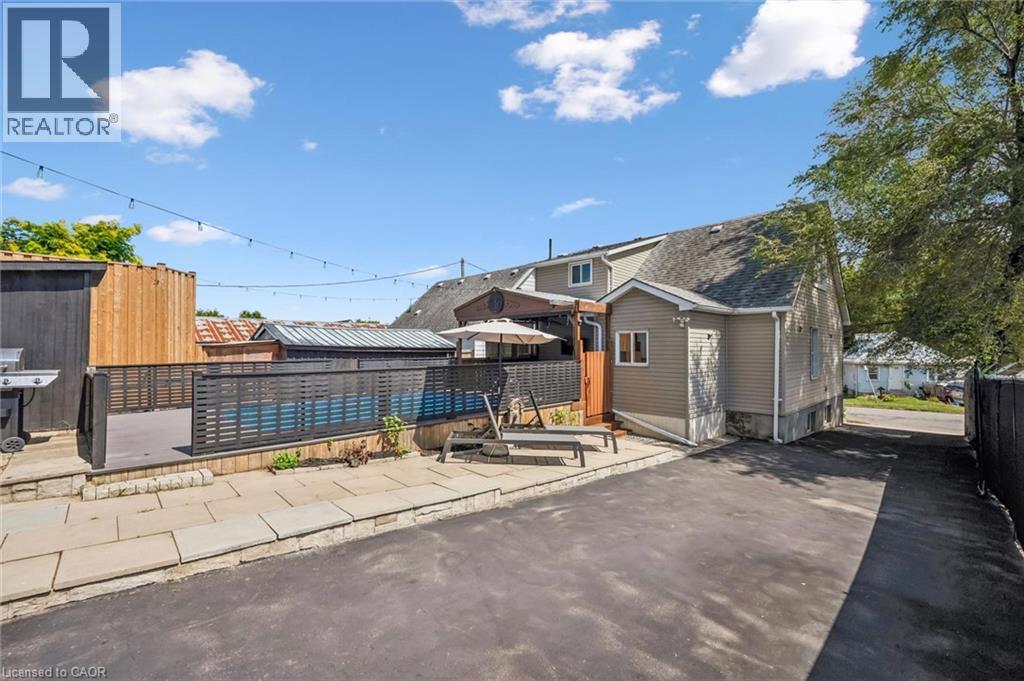 976 GUELPH Street - Image 26
